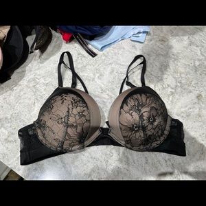 VS bombshell bra 34A